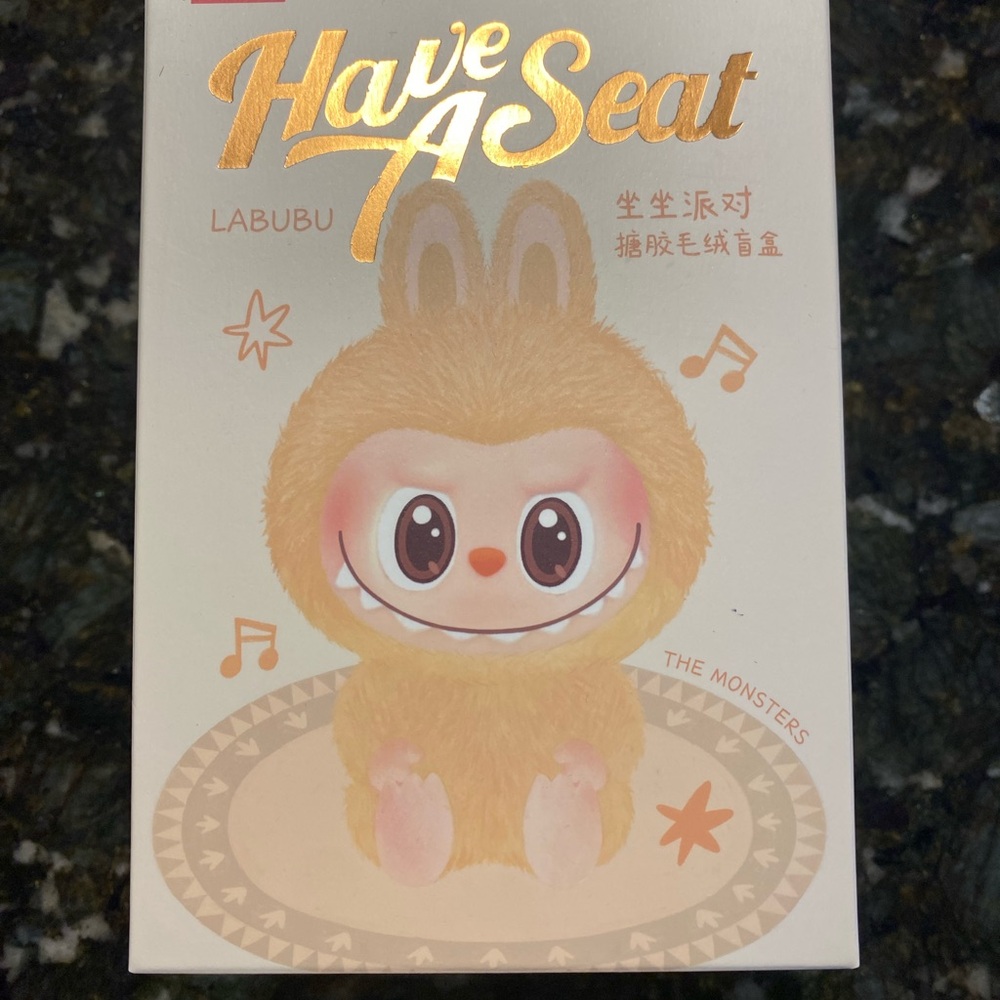 Labubu Have A Seat Action Figure - Tan color ?Baba vs secret
